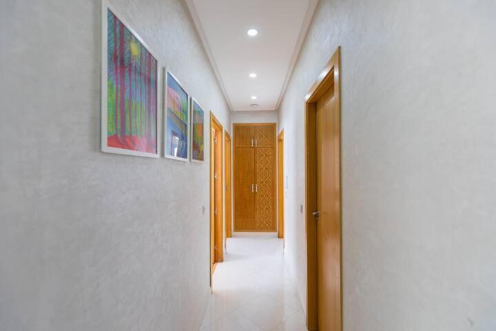 Modern Apartment In The Heart Of טנג'יר חדר תמונה